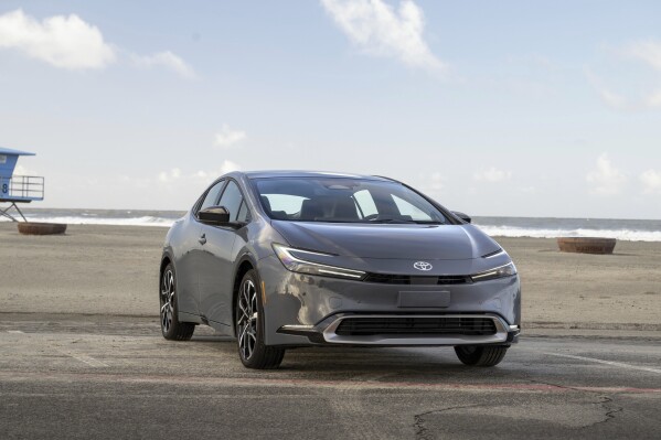 Toyota gas top electric hybrid